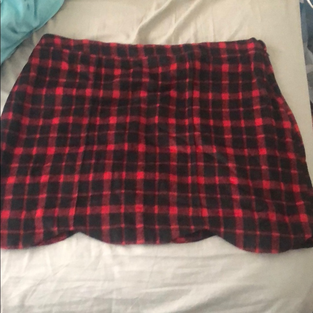 Scalloped Plaid Skirt- NWOT